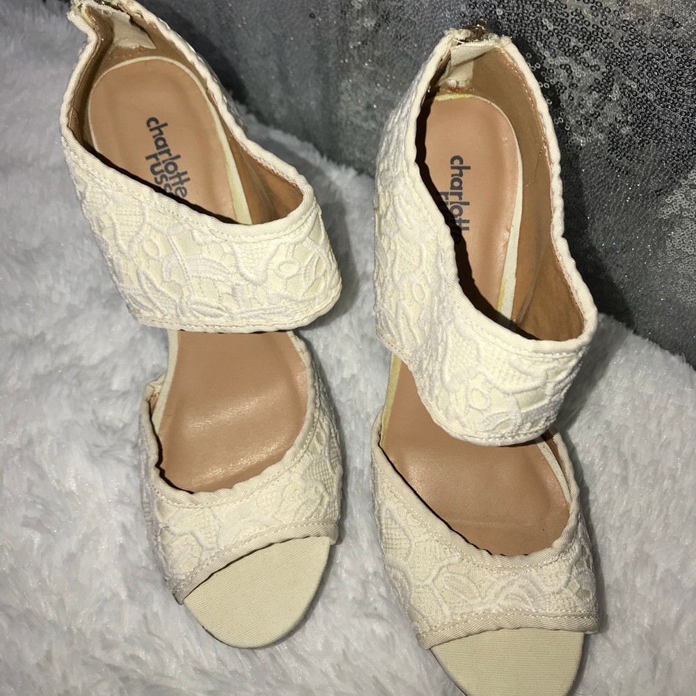 Cream wedges